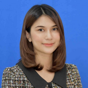 แพทย์หญิง กุลณดา สุดสาย